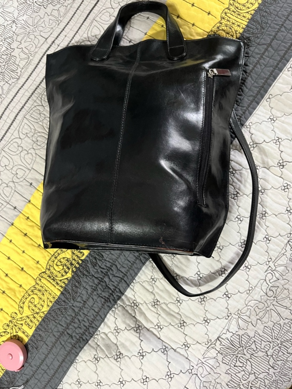 HOBO Black Leather Tote / Shoulder Bag with Vertical Zip, Snap Closure